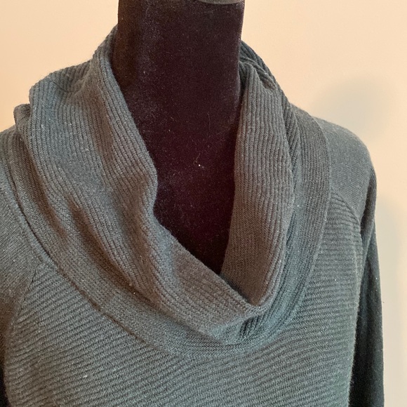 Calvin Klein sweater - Picture 2 of 5